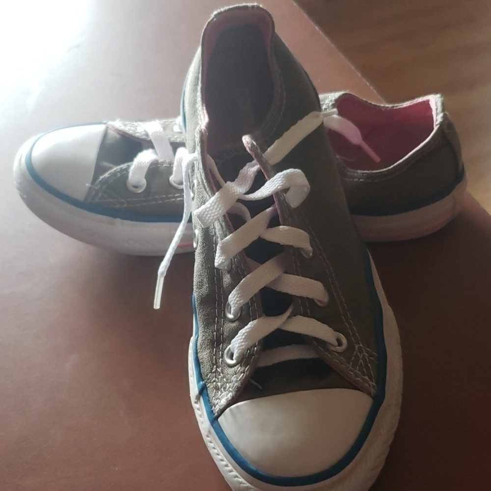 Converse - Picture 2 of 7